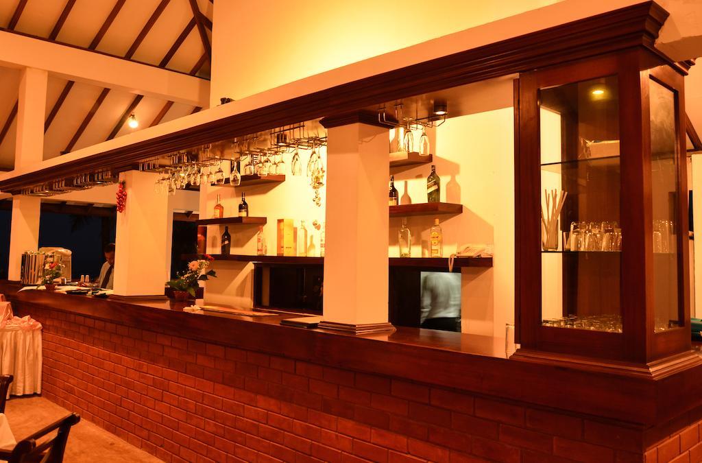 尼甘布双体船海滩酒店 外观 照片