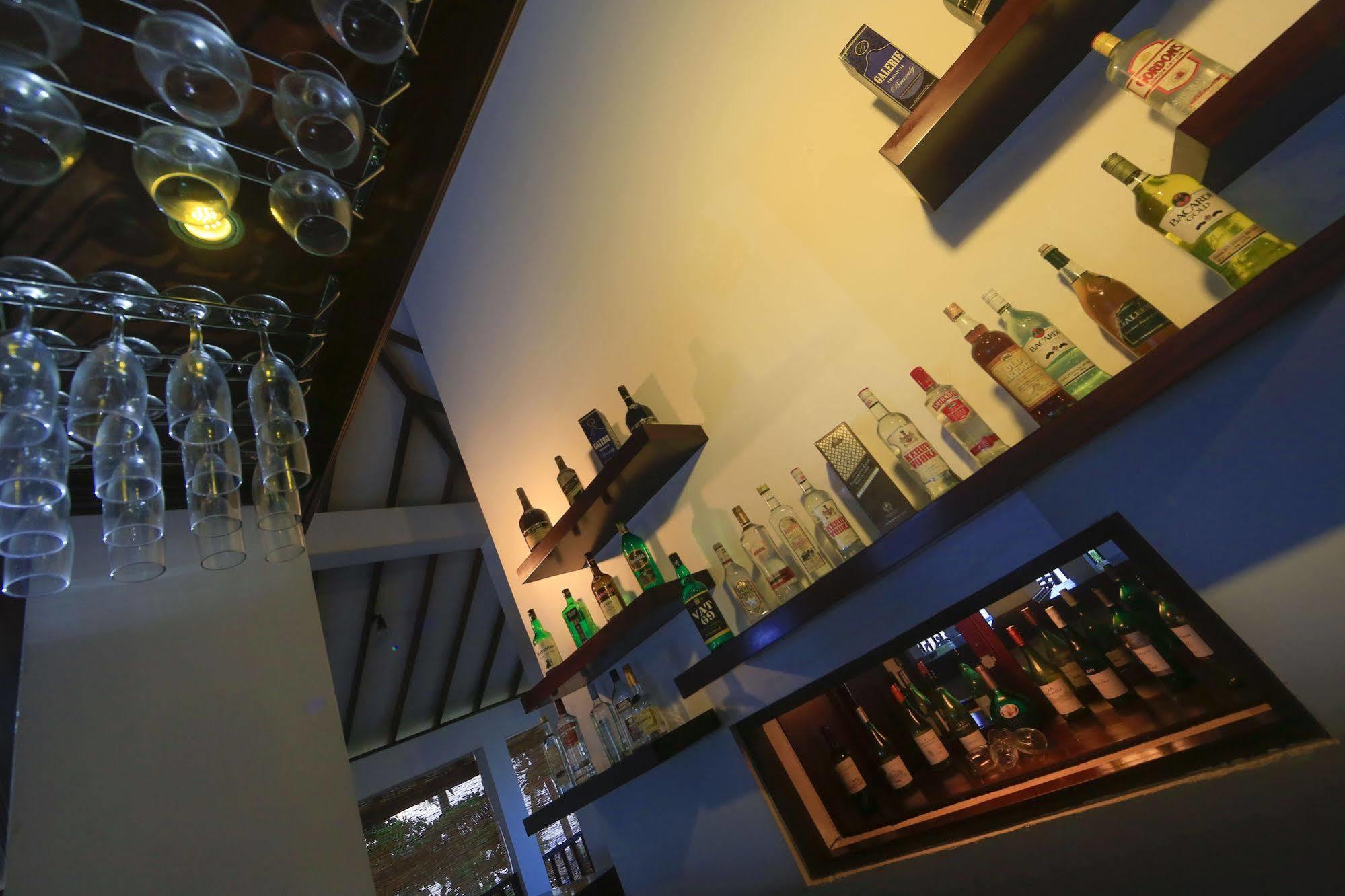 尼甘布双体船海滩酒店 外观 照片